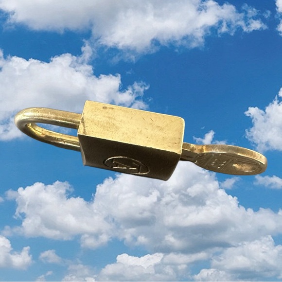 220 Authentic Louis Vuitton Lock with Key 200 Series Vintage - Picture 7 of 11